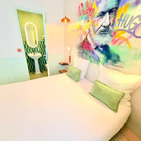 Hotel La Petite Rosa Paris